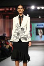 Model walks for Rahul Mishra in Kolkata for Blenders show on 8th Nov 2015